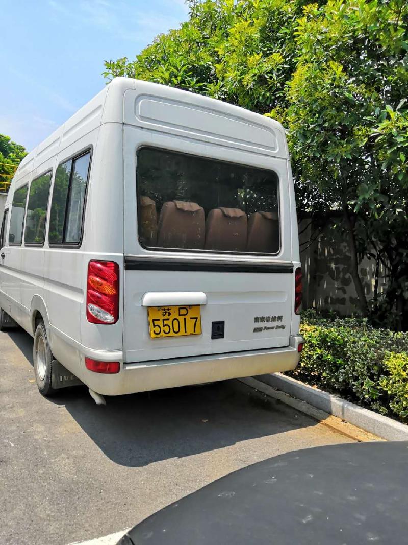 苏D55017依维柯3.0L中型客车转让公告