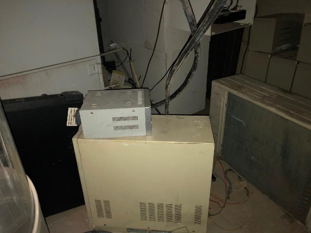 UPS一台及37盒配套电池等一批废旧物资转让公告
