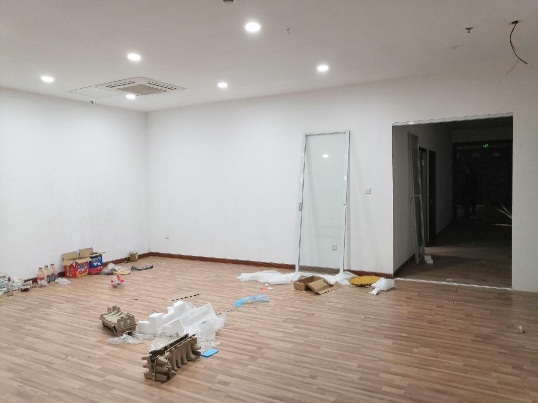 武进区湖塘镇广电路北花园街西（原消防地块）下沉商业广场商铺 转让公告