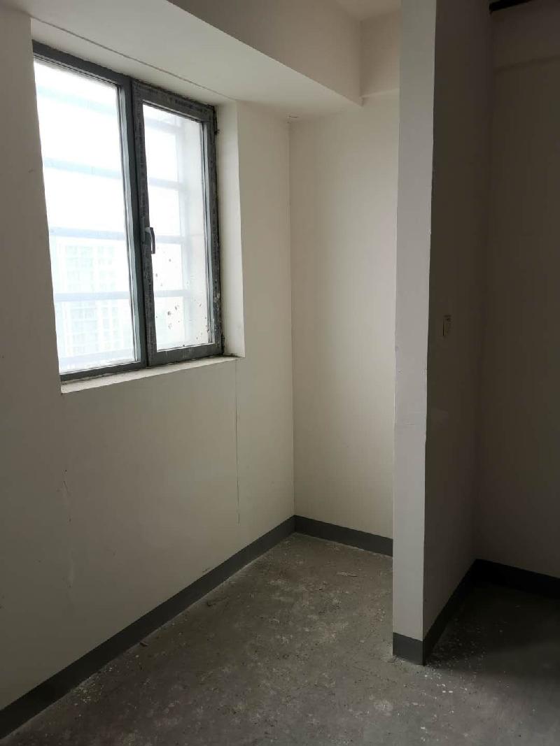 常州市武进区湖塘镇花园街1号亚泰财富中心528室转让公告