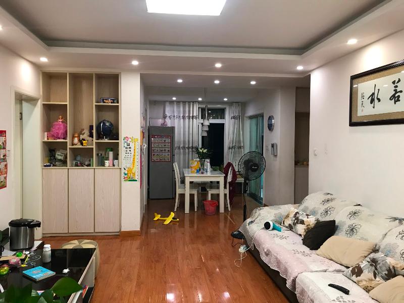 南京市东郊小镇第三街区27幢504室转让公告