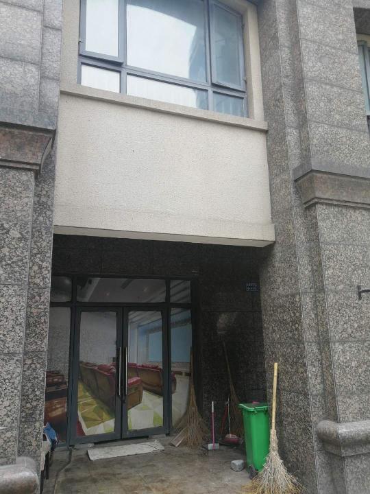 常州市天鹅湖花园9-110号商铺转让公告