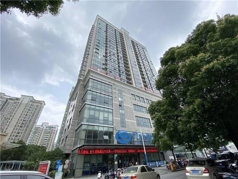 常州市钟楼区华景大厦1-5层房产及怀景路1号139套地下车位整体转让公告