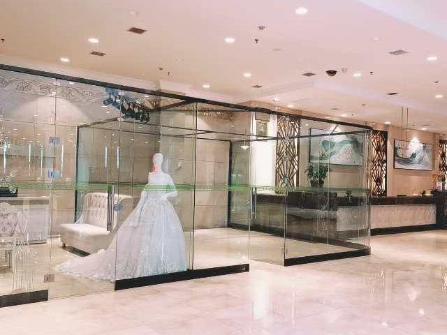 长沙市开福区芙蓉中路一段2号湖南华悦大酒店一楼大堂靠西侧的一间玻璃房招租