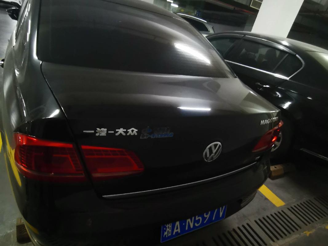 （湘AN597V）大众牌FV7187FBDBG小型轿车