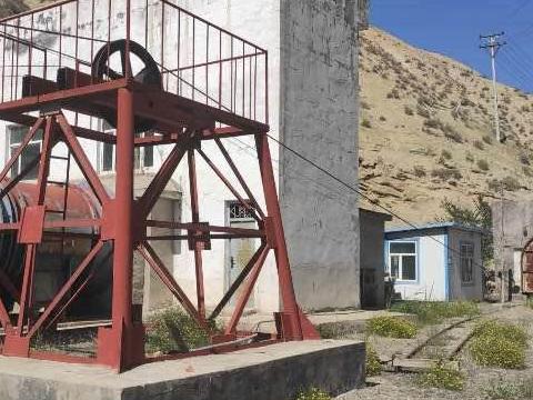 新疆昌吉某煤矿转让所属机器设备、存货等资产