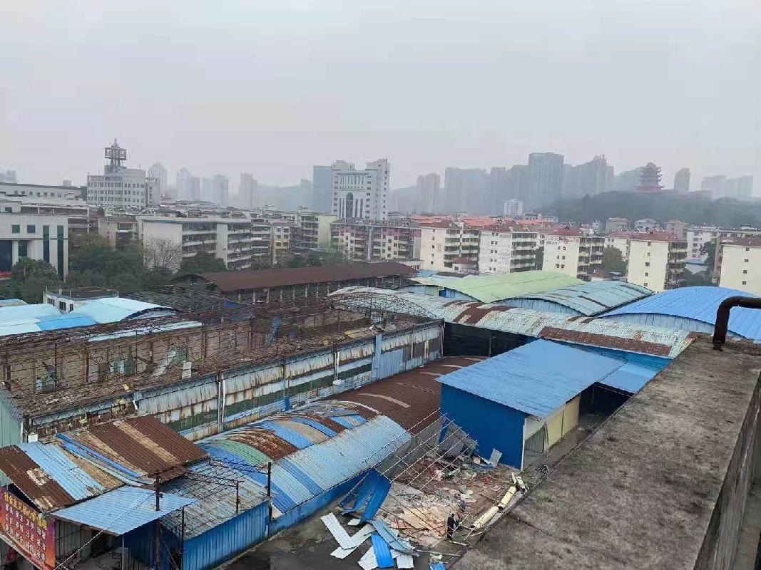 郴州市原七星大市场拆除的彩钢棚等废旧物资