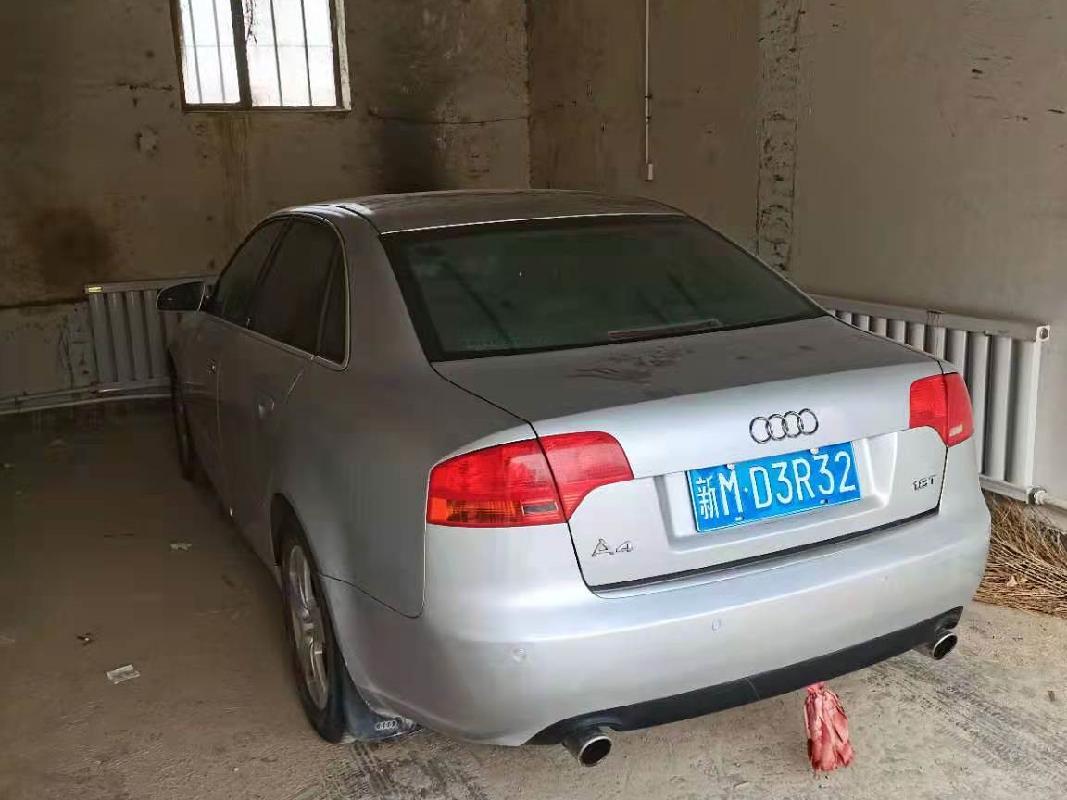 新疆金米兰投资经营有限责任公司转让一辆奥迪牌旧机动车（新MD3R32)