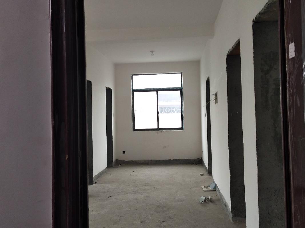 (第二次）郴州市下湄桥通用巷2号芳园小区4套住房所有权及配套杂房使用权转让