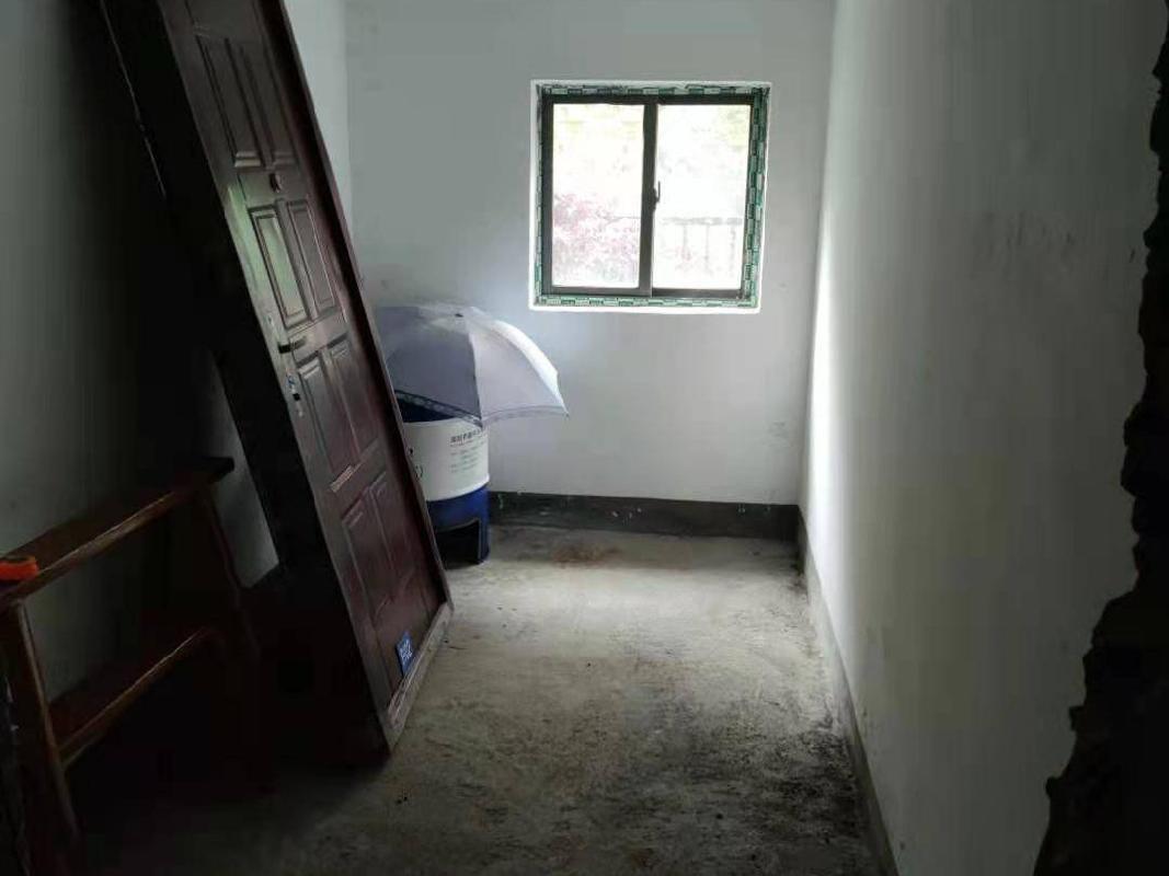 (第二次）郴州市下湄桥通用巷2号芳园小区4套住房所有权及配套杂房使用权转让