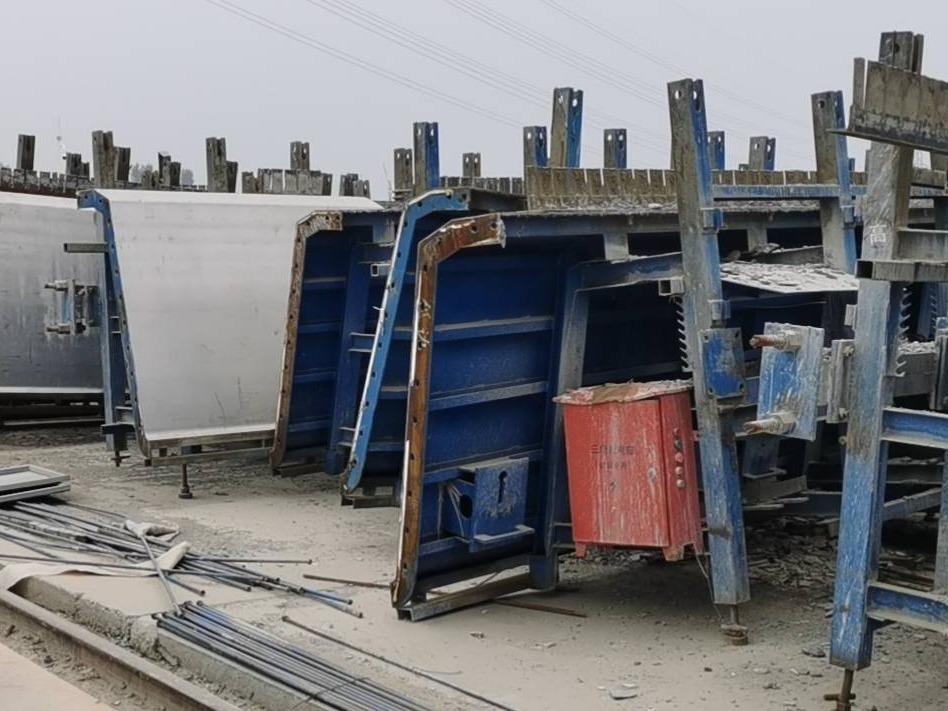 30m普通箱梁模板箱梁底模约50吨