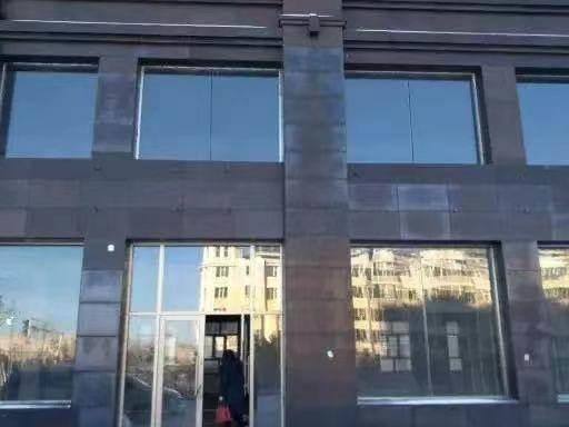 鄂温克族自治区新城区龙景庭院小区三期1号楼 101号商业用房转让