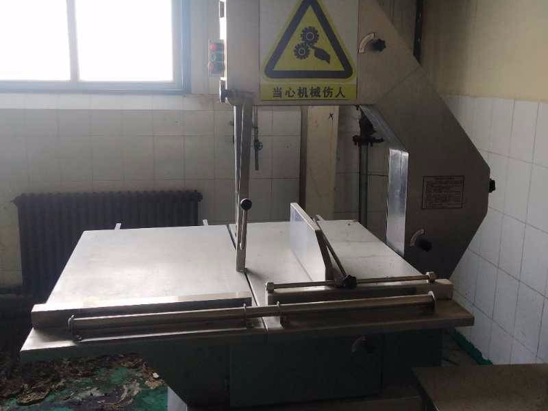 新疆绿翔牧业有限责任公司转让所属奇台分公司固定资产及一批设备、存货