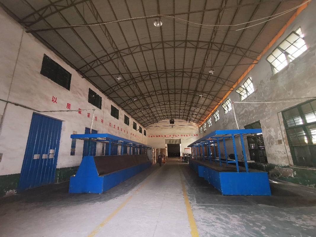 郴州市苏仙区梯子岭郴县路旁的13栋工业用房及相应土地使用权整体出租