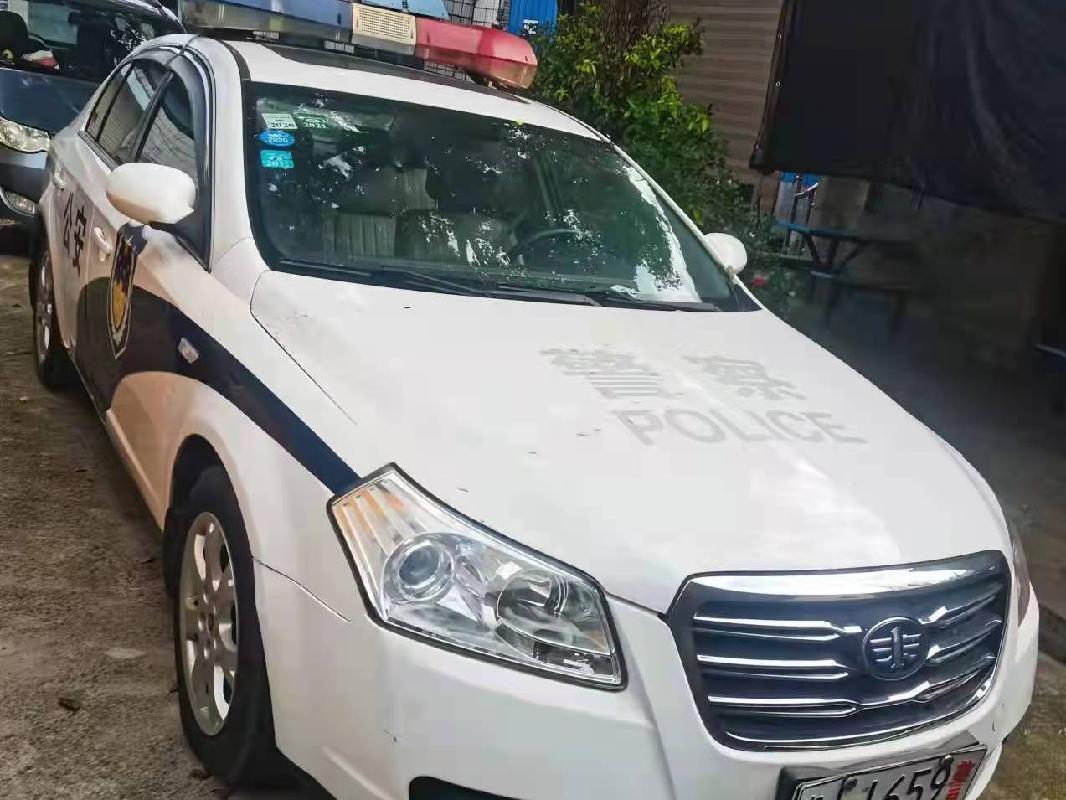 湘l1659警红旗牌ca7204at4轿车拍卖