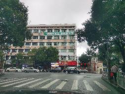 郴州市人民东路25号原创业培训大楼13套住房 （市政府中山院隔壁）出租
