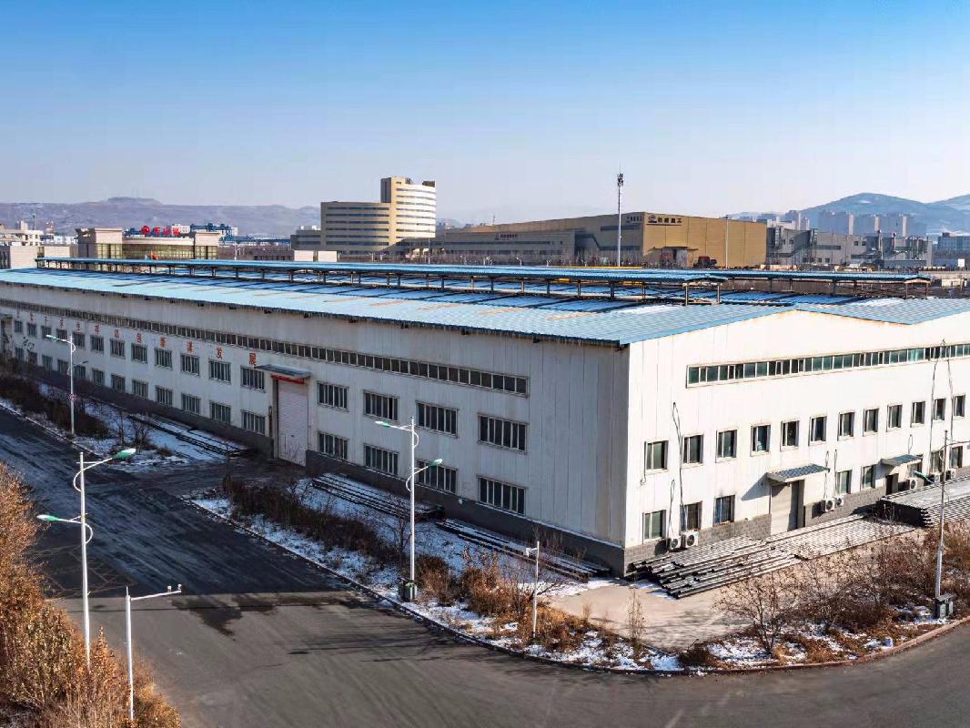 新疆全鑫矿冶机械制造有限公司租赁位于乌鲁木齐市经济技术开发区（头屯河）流花湖路337号全鑫建设厂区内非标结构车间（含7台设备）及南侧厂区空地(二次挂牌)