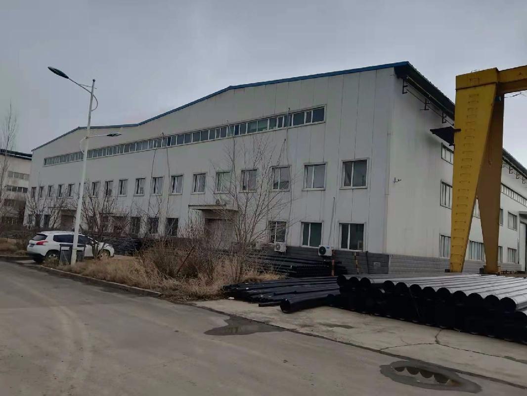 新疆全鑫矿冶机械制造有限公司租赁位于乌鲁木齐市经济技术开发区（头屯河）流花湖路337号全鑫建设厂区内非标结构车间（含7台设备）及南侧厂区空地(二次挂牌)