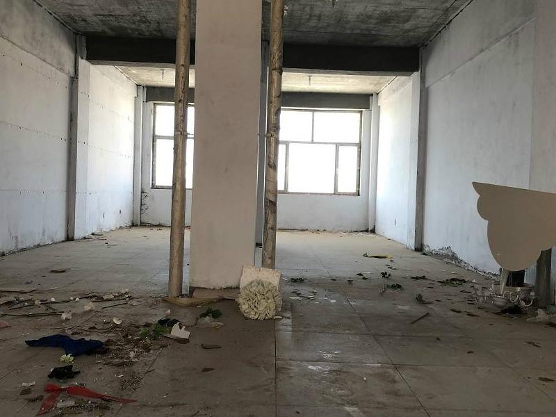 锡林浩特市唐舒格家苑住宅小区2#B-1-204号商铺转让