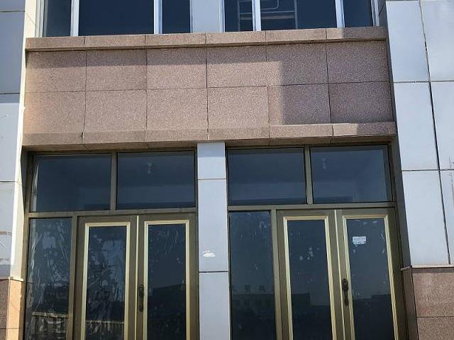 锡林浩特市唐舒格家苑住宅小区2#B-1-204号商铺转让