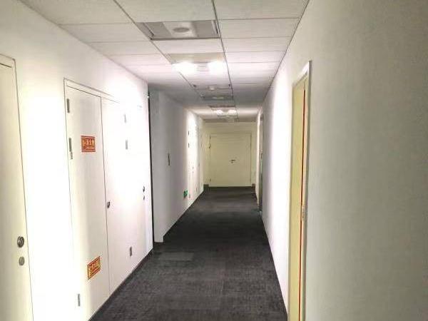 位于上海市虹口区四川北路859号中信广场16层1601室办公用房转让项目