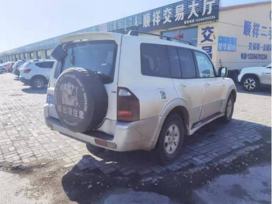 （蒙H5323J）三菱CFA2031B小型普通客车3.0L（内蒙古乌日尼图矿业有限责任公司）