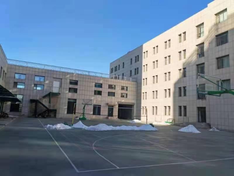 包头市稀土高新区稀土大街33号地矿科技大厦B座及裙楼招租（年租金底价：120万元/年，租期：5年）