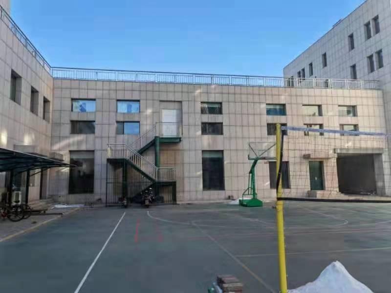 包头市稀土高新区稀土大街33号地矿科技大厦B座及裙楼招租（年租金底价：120万元/年，租期：5年）