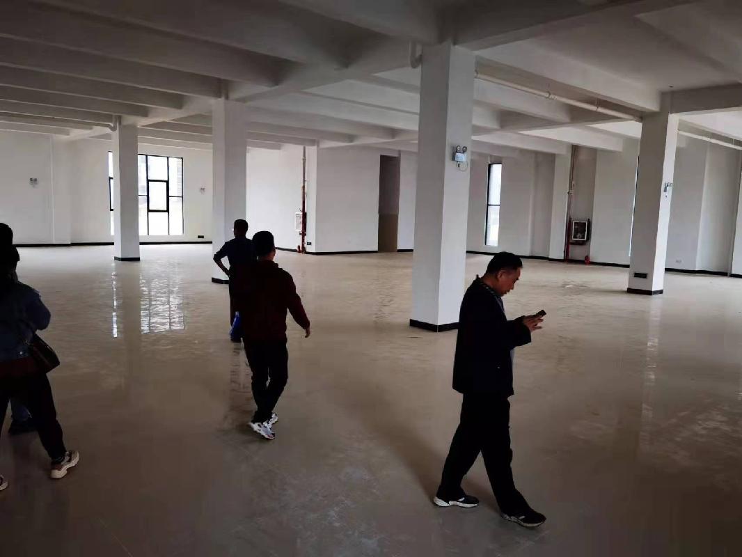 万宁市仁里安置区01-1#地块A幢家私综合楼整体挂牌转让
