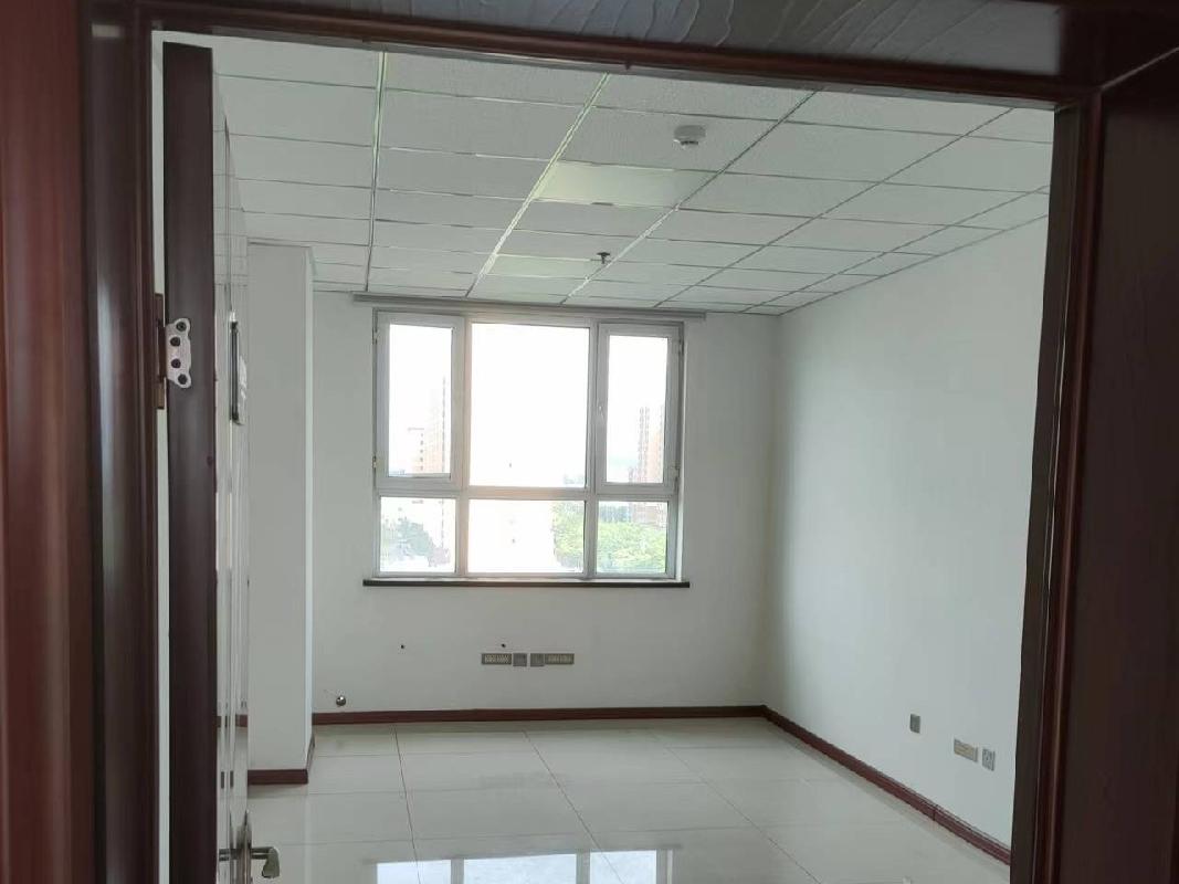 伊宁市开发区吉林路999号鸿泰康城3号楼7层（面积578.52㎡）对外招租