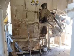 两条180型商砼生产线及其零散设备设施（搅拌站、防尘器）对外转让