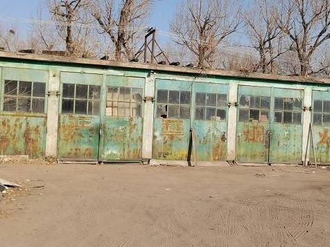 包钢西创建设公司包头市昆区南排道与友谊大街交叉口路南包钢选矿磁块厂北侧隔壁修理间（2）招租（年租金底价：15000元，租期：1年）二次公告