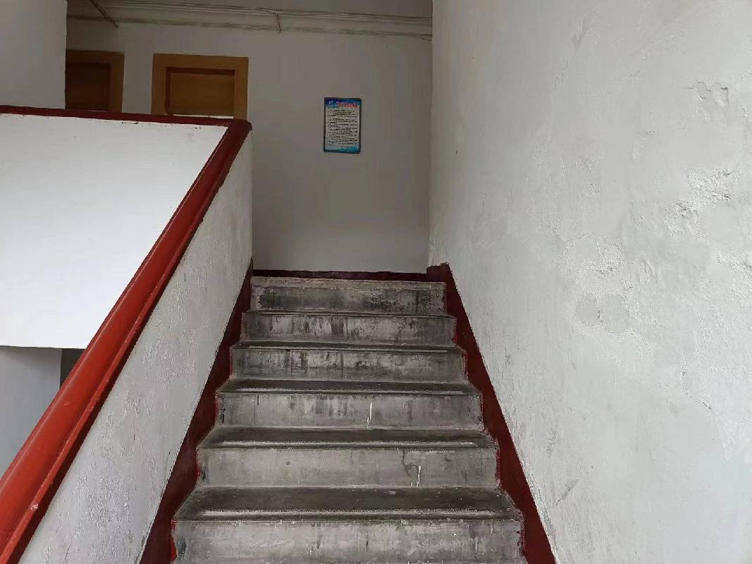 乌海包钢矿业有限责任公司单身宿舍楼内10间房屋(国资监测编号GR2022NM1002429)