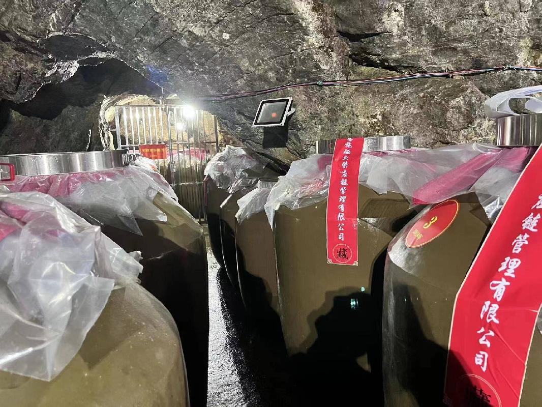 湖北恩施一批大岩洞洞藏清香型高粱酒（17吨）转让