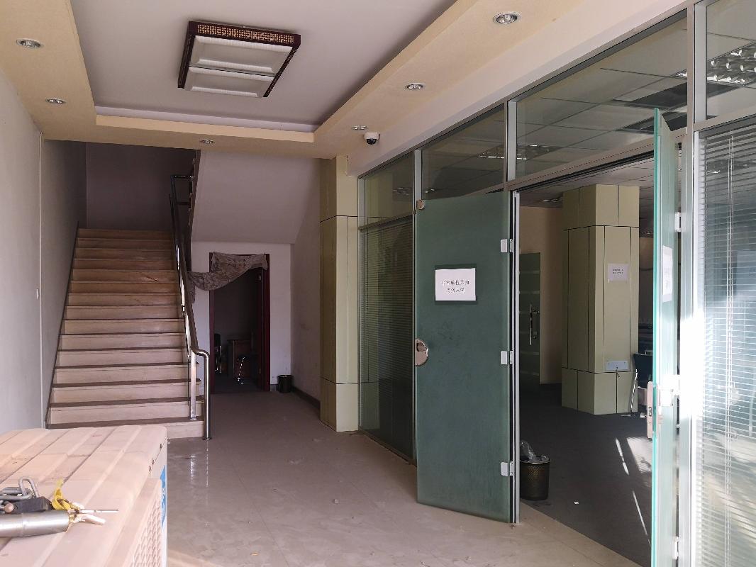 包头市九原区沙河镇健康路一号街坊商铺1-2层房产转让
