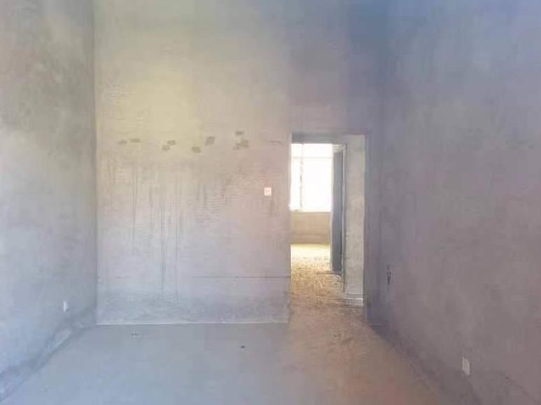 鄂尔多斯市东胜区森林大道5号馨雅如商住小区18栋1单元101转让