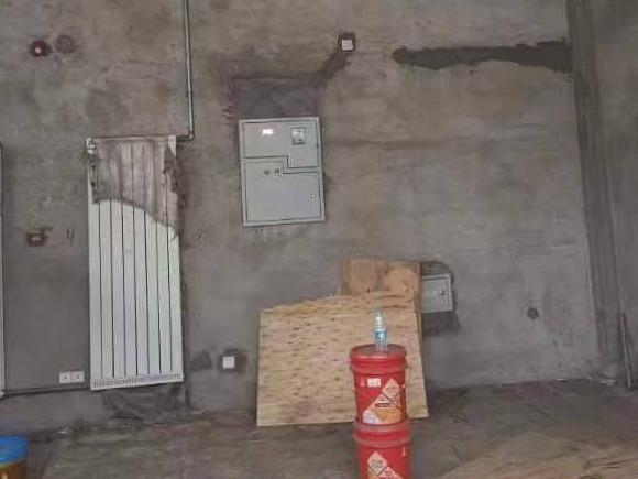 鄂尔多斯市东胜区苏勒德大街南汽贸路西天骏重卡工程机械配件城12号楼一拖二133号商业房产转让
