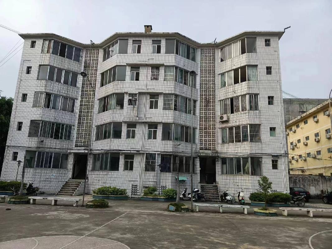 宁明县城中镇明阳街1号院3栋住宅楼1单元第5层502号房、2单元第5层503号房、2单元第5层504号房