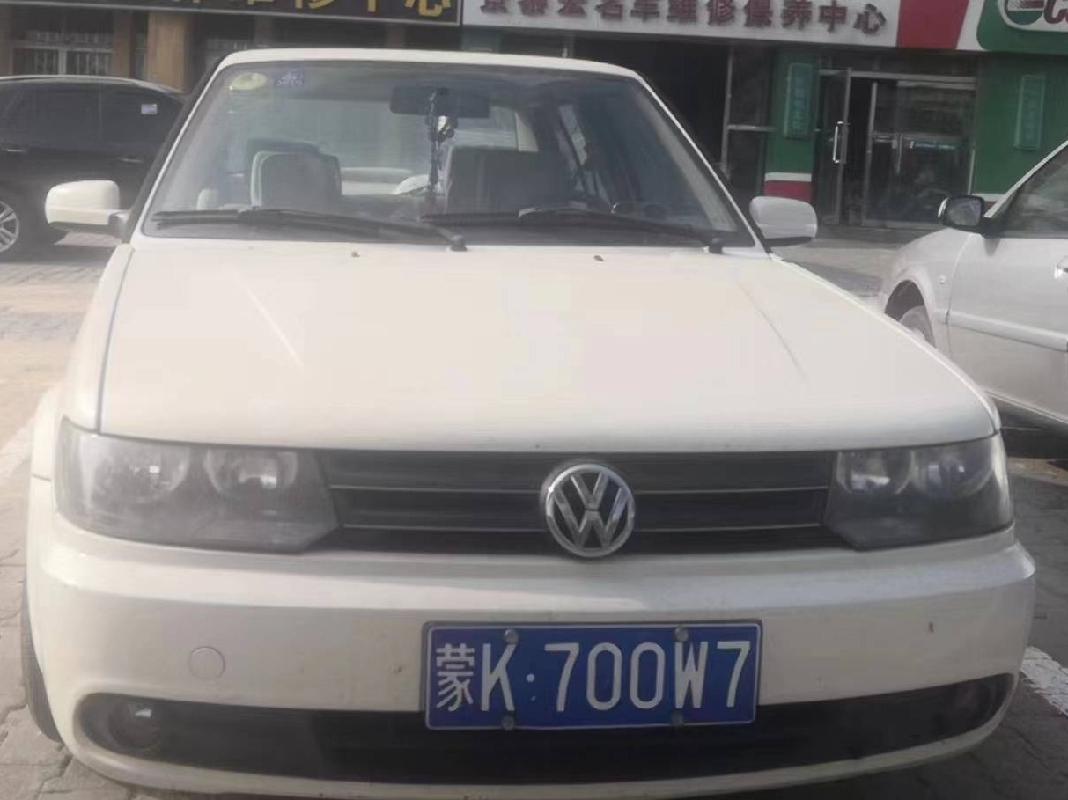 捷达牌轿车
