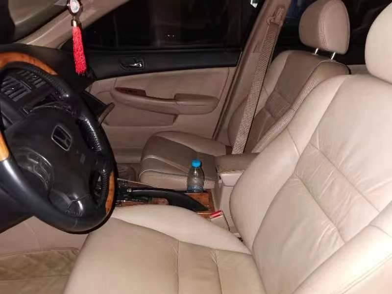 蒙K755W5雅阁牌小型轿车