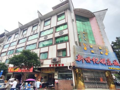 永福县凤翔路60号综合办公楼12间门面整体对外招租（5年）项目