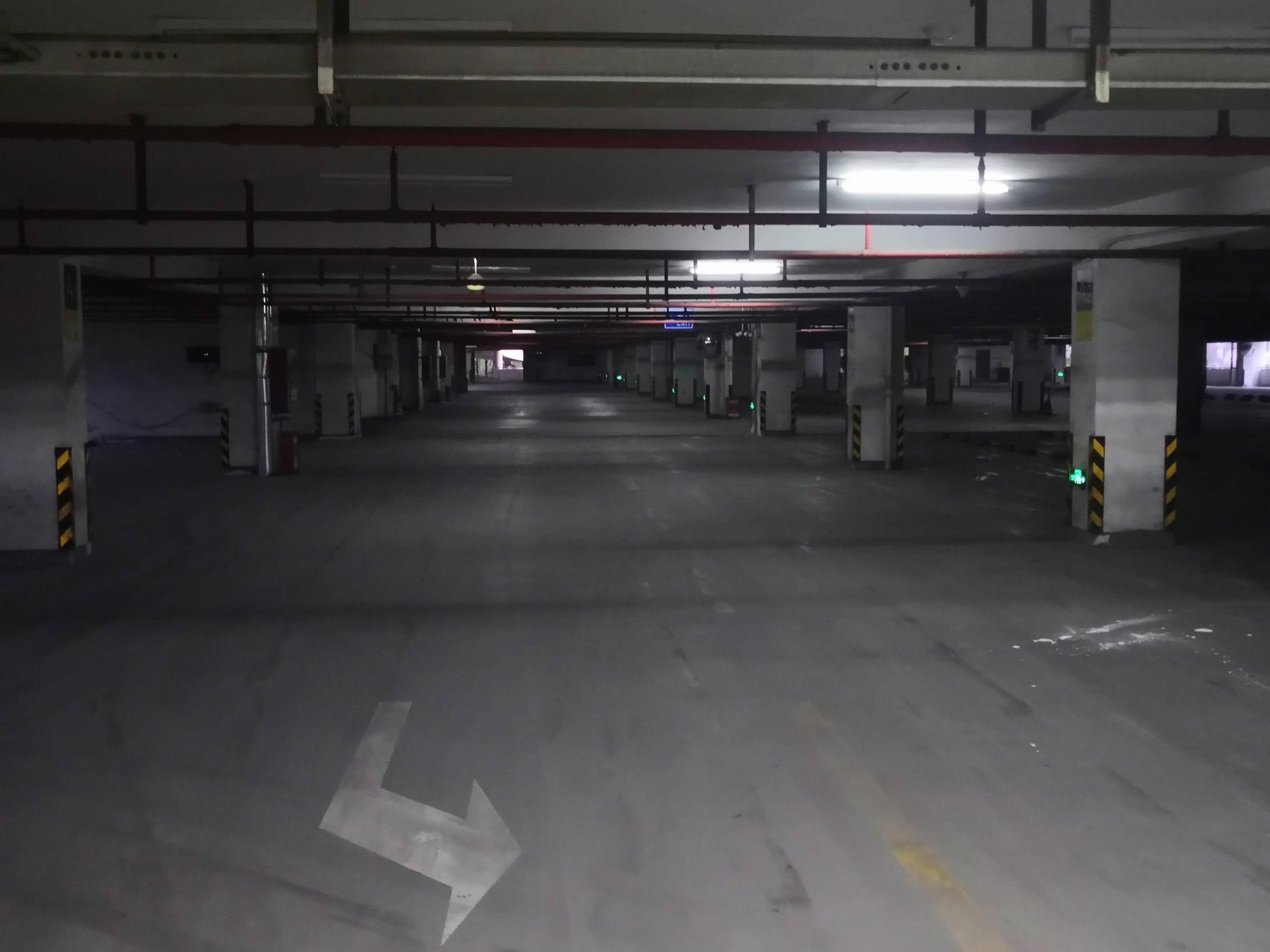 龙控集团停车楼三楼部分场地租赁招租公告