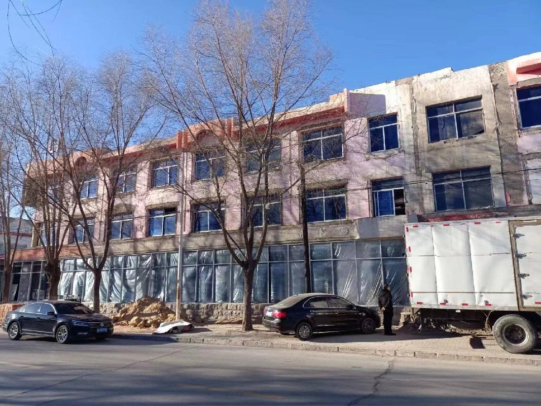 通辽市奈曼旗大沁他拉镇规划35号区3层商业楼产权处置