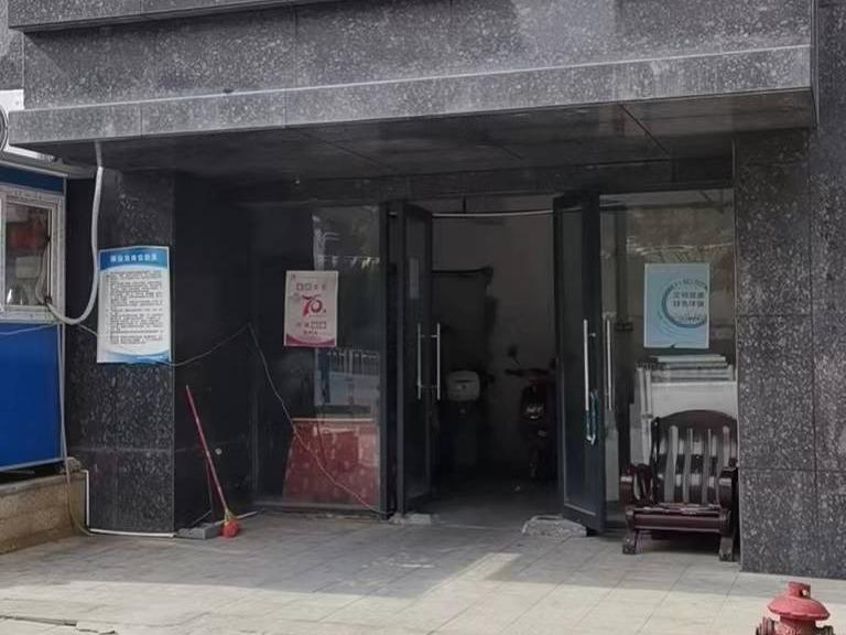 （第二次）郴州市国庆南路华圣佳苑1栋3处门面出租