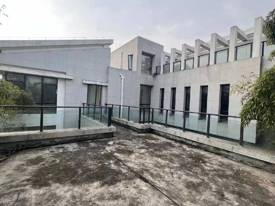 新疆国经鸽业有限公司转让位于苏州市吴江区黎里镇1222号（江南岸佳园）桔园10幢房产
