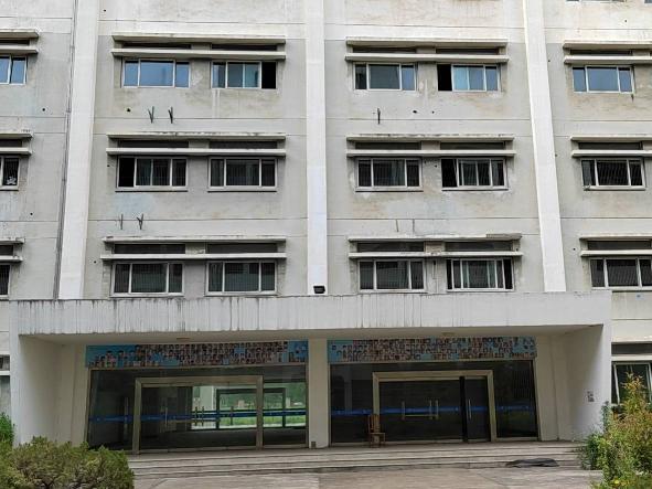 教育园区秋白楼北楼三层招租公告