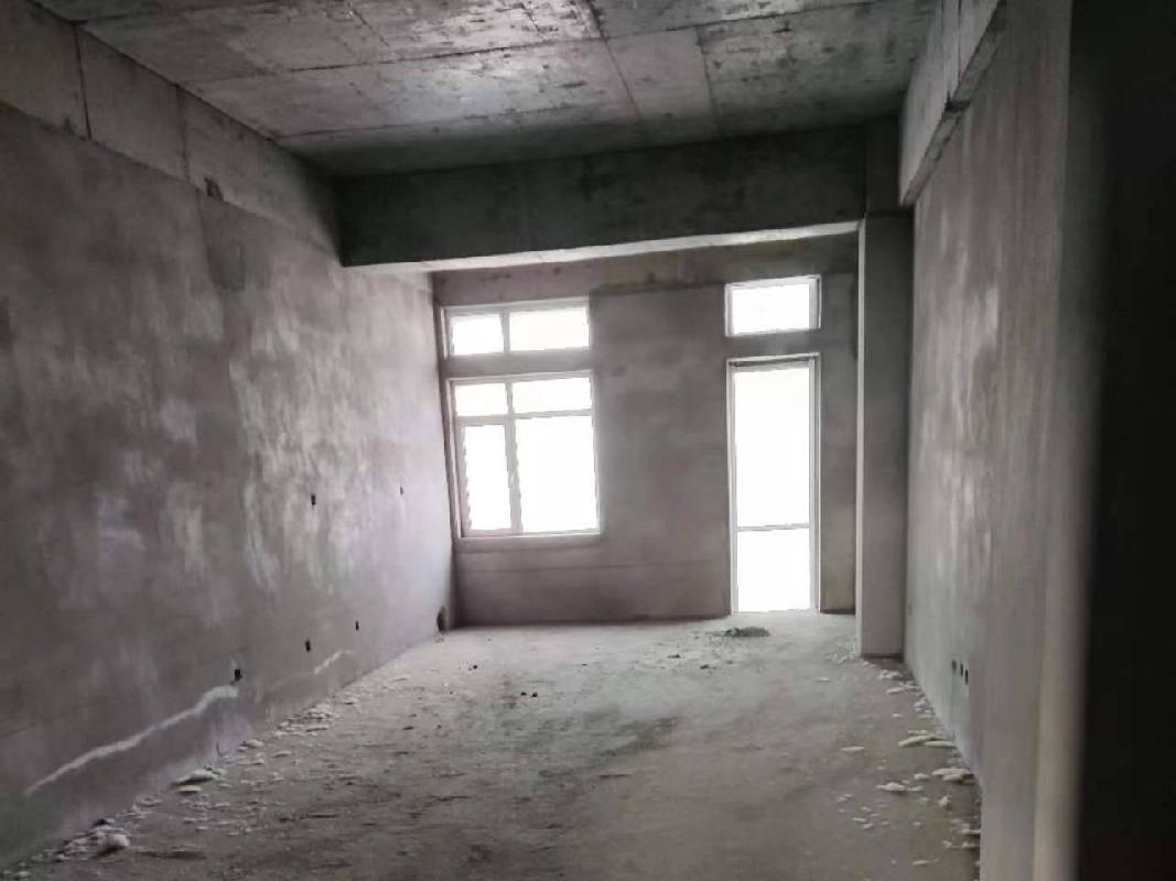 内蒙古自治区达旗树镇德胜大街南、新华路西、万通家和星级酒店7层整体房产、9层整体房产转让项目(二次挂牌)