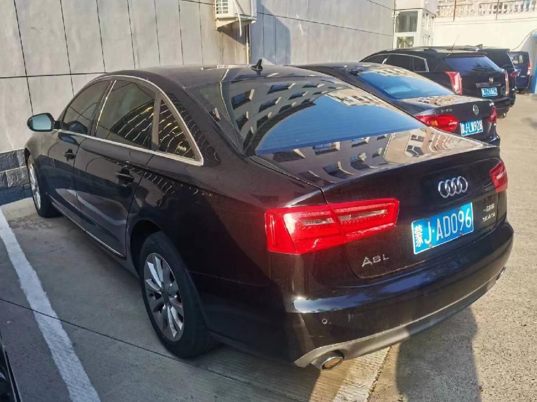 乌兰察布市集宁蒙商村镇银行有限责任公司持有的蒙JAD096奥迪牌FV751BBCBG小型轿车2.5L小型轿车