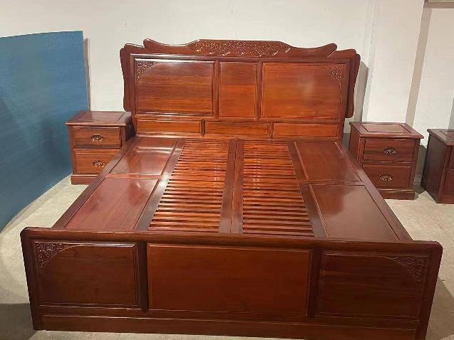 资产处置一套澳洲酸枝家具（全新未使用3件套）转让公告