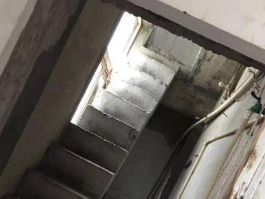常州市锦绣路原常州工学院南大门两侧的东1门面房招租公告